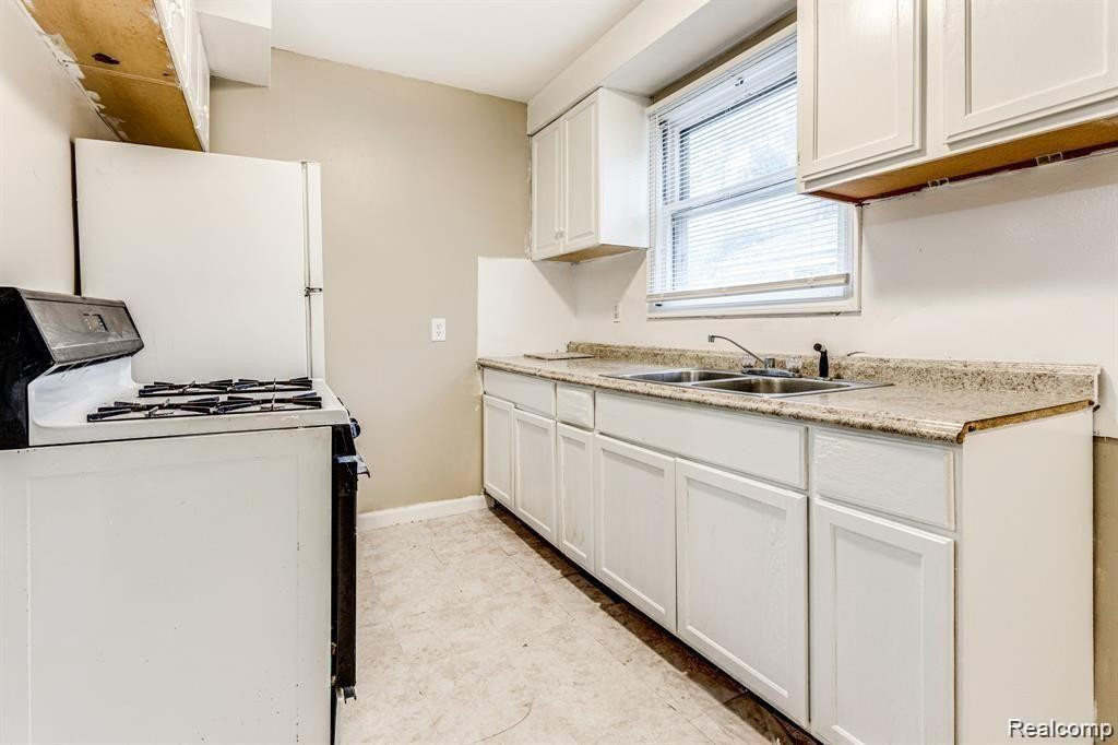 19350 PATTON Street, Detroit, MI 48219 — Photo 6