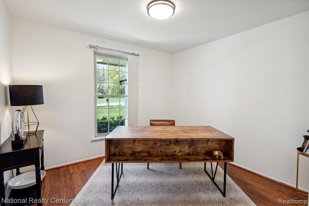 7662 WOODVIEW Drive, Waterford, MI 48327 — Photo 27