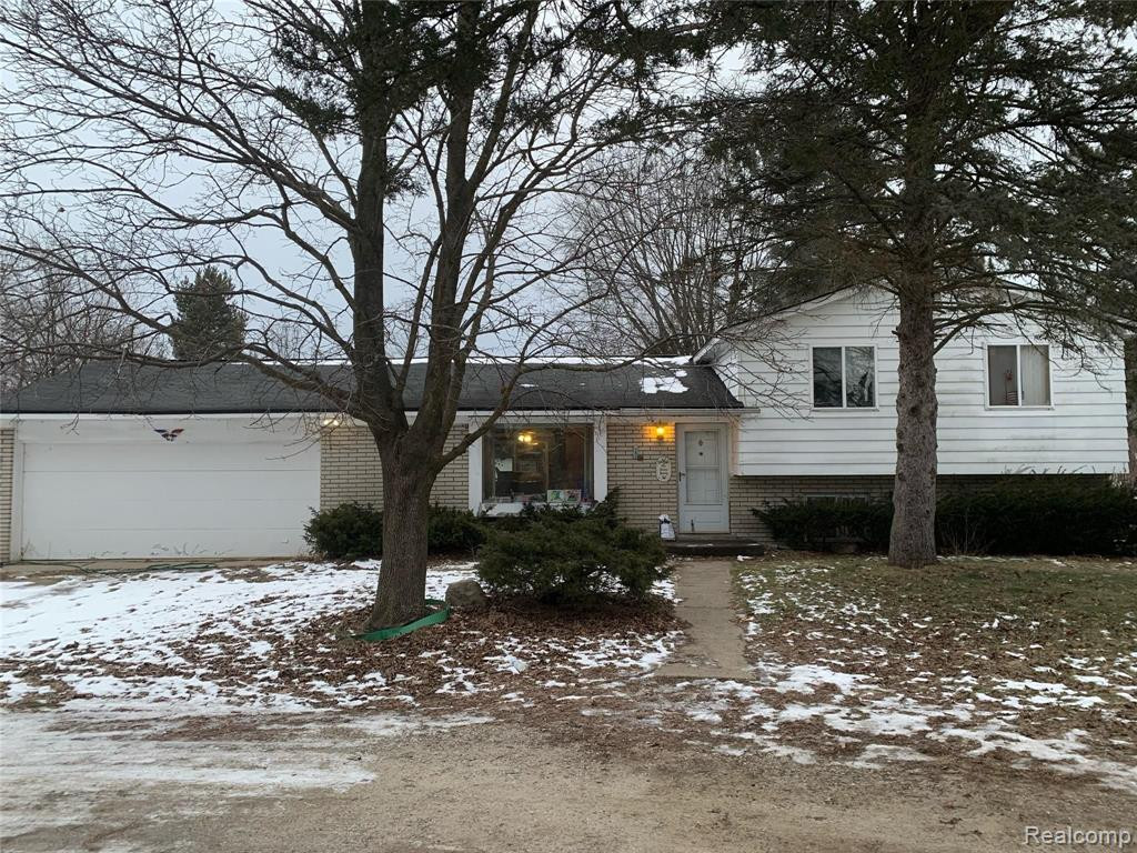 2030 CHARMS Road, Wixom, MI