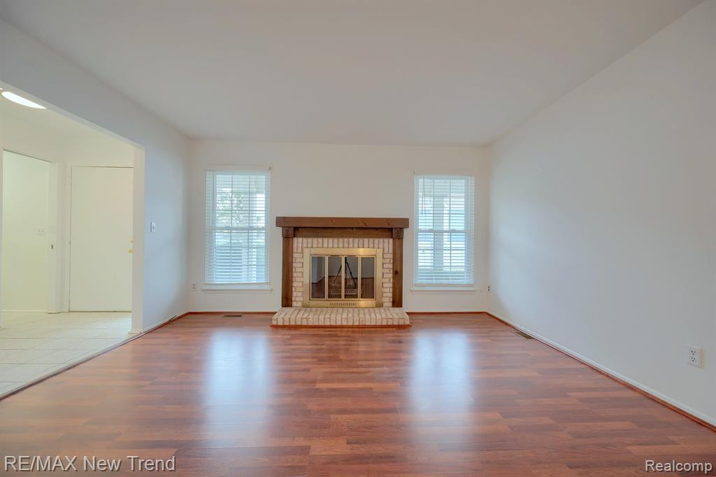 20912 E GLEN HAVEN Circle, Northville, MI 48167 — Photo 4