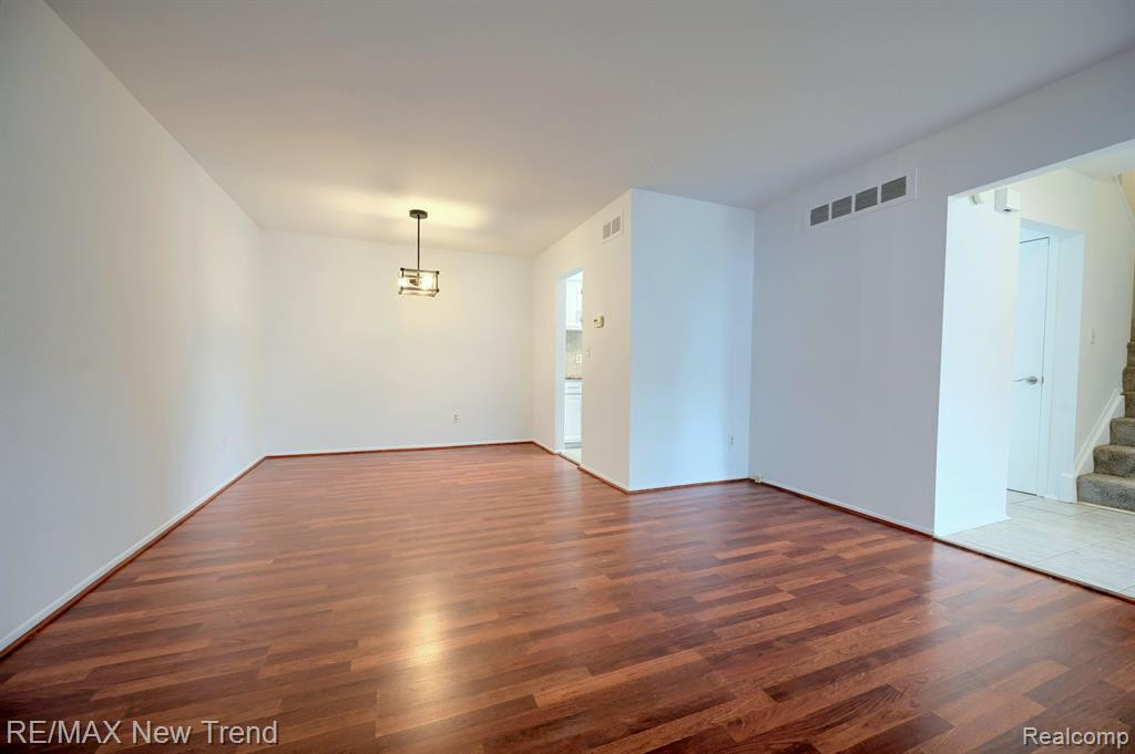 20912 E GLEN HAVEN Circle, Northville, MI 48167 — Photo 5