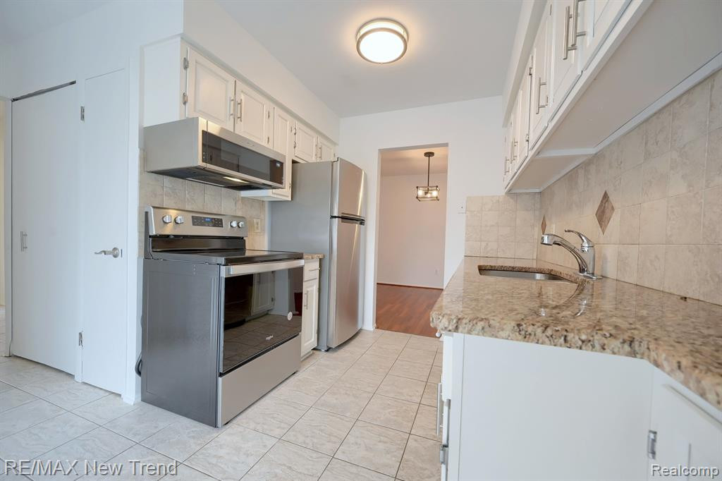 20912 E GLEN HAVEN Circle, Northville, MI 48167 — Photo 8