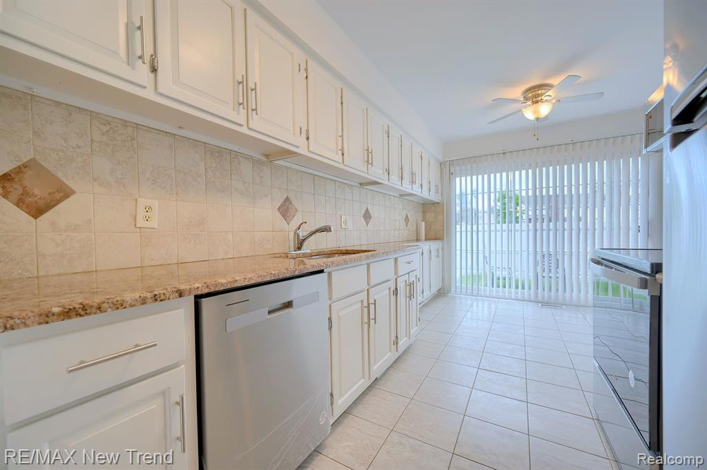 20912 E GLEN HAVEN Circle, Northville, MI 48167 — Photo 9