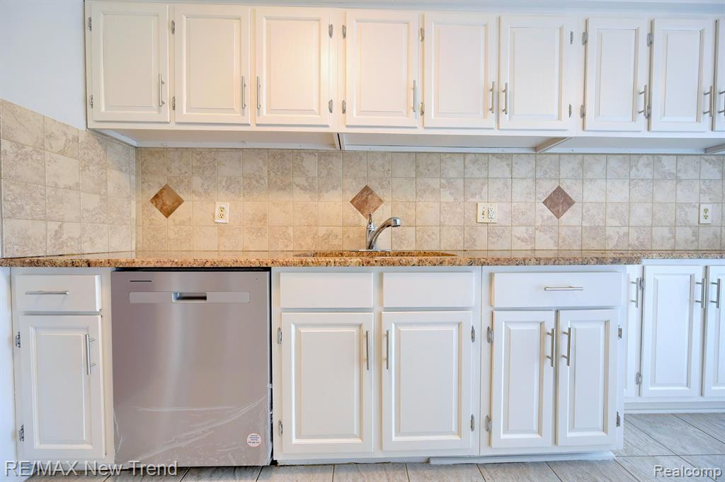 20912 E GLEN HAVEN Circle, Northville, MI 48167 — Photo 10