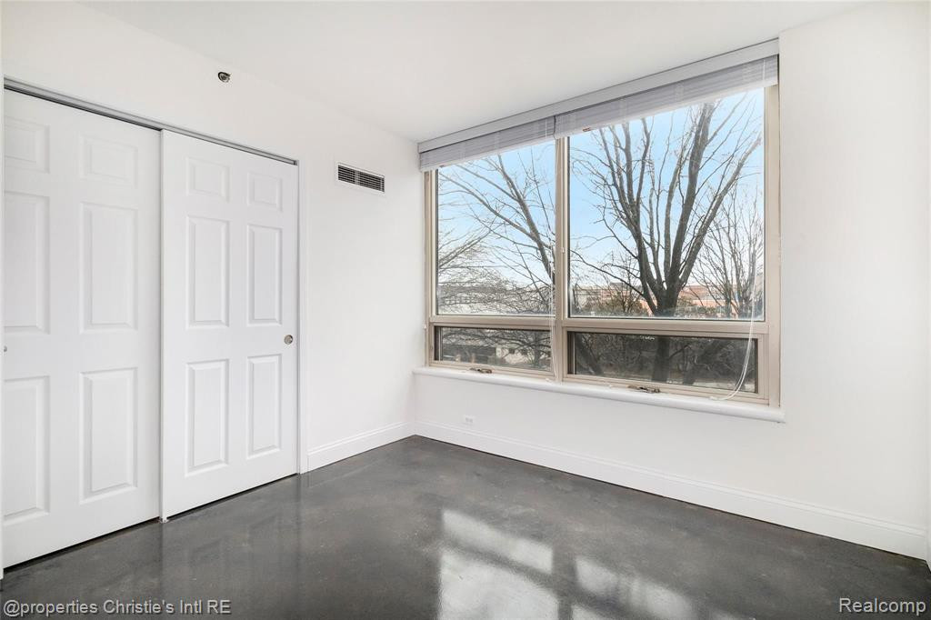 3320 Spinnaker Lane, 2A, Detroit, MI 48207 — Photo 10