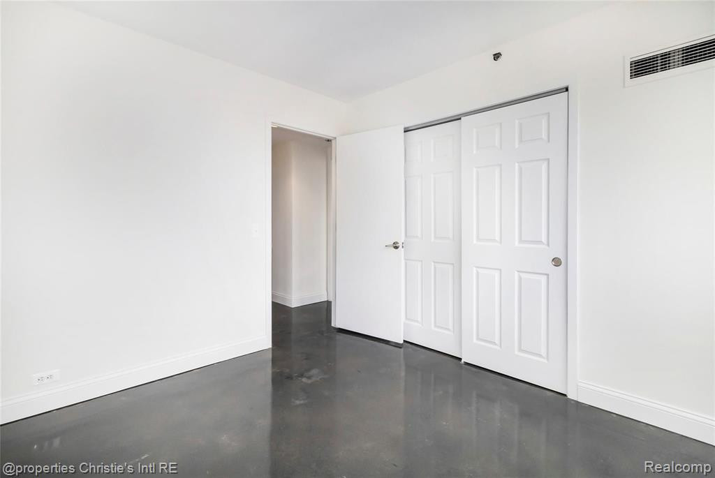 3320 Spinnaker Lane, 2A, Detroit, MI 48207 — Photo 11
