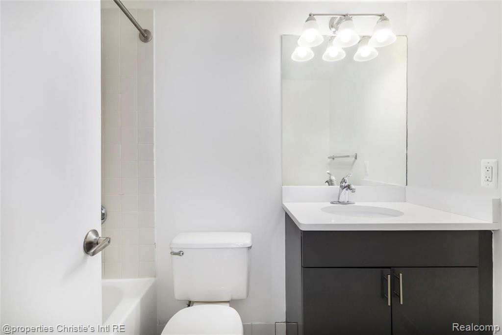 3320 Spinnaker Lane, 2A, Detroit, MI 48207 — Photo 12