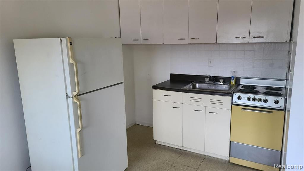 10410 CADIEUX Road, Detroit, MI, 48224