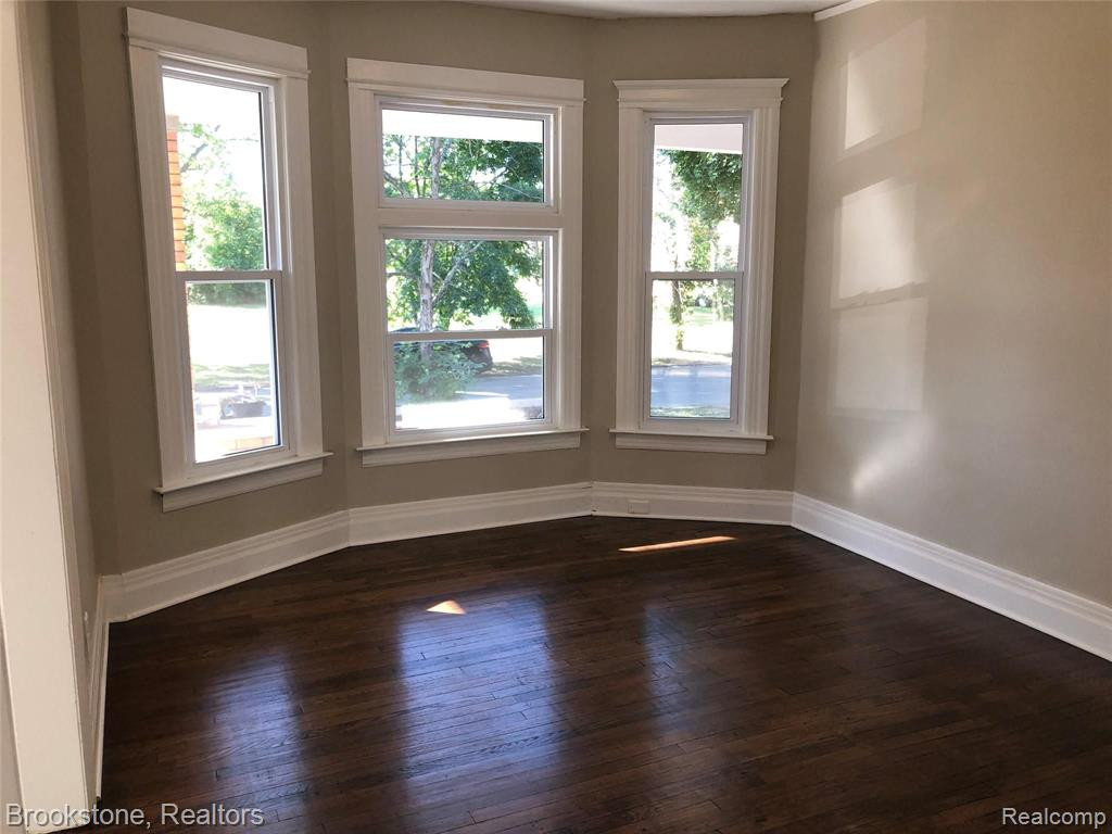 66 W PHILADELPHIA Street, Detroit, MI 48202 — Photo 13