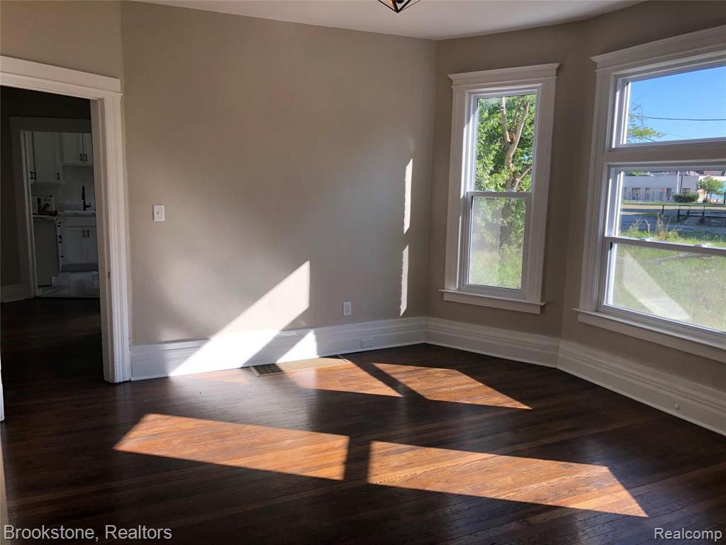 66 W PHILADELPHIA Street, Detroit, MI 48202 — Photo 14
