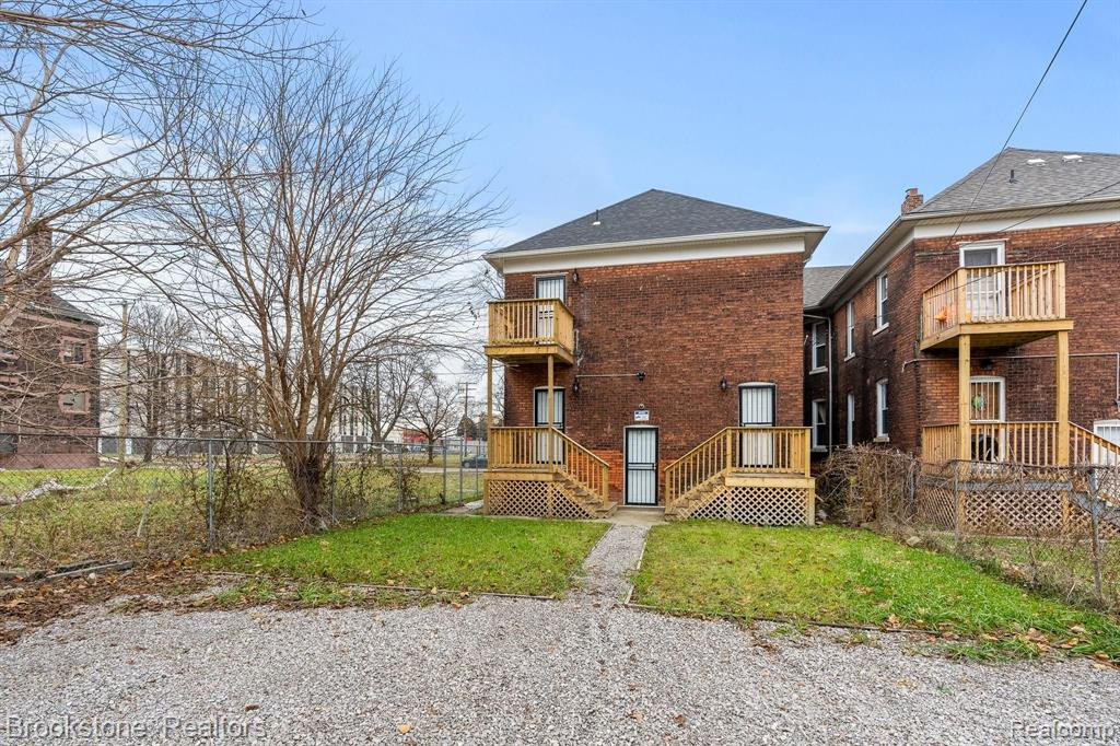 66 W PHILADELPHIA Street, Detroit, MI 48202 — Photo 15