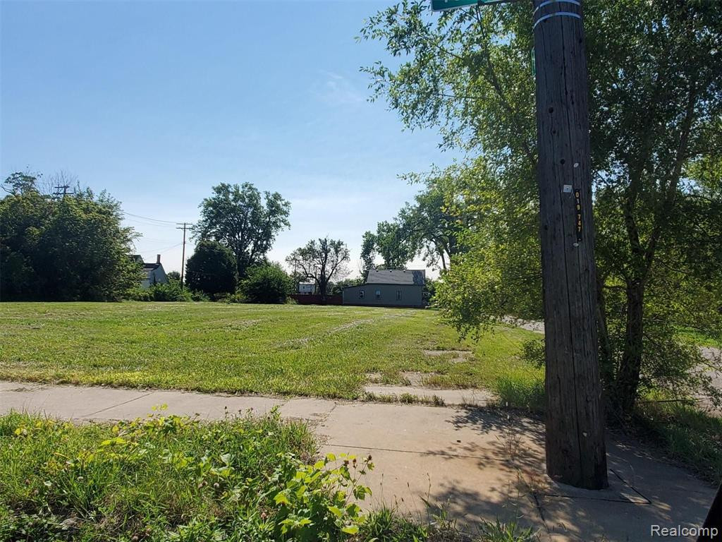 2764 HURON, Detroit, MI 48216 — Photo 3
