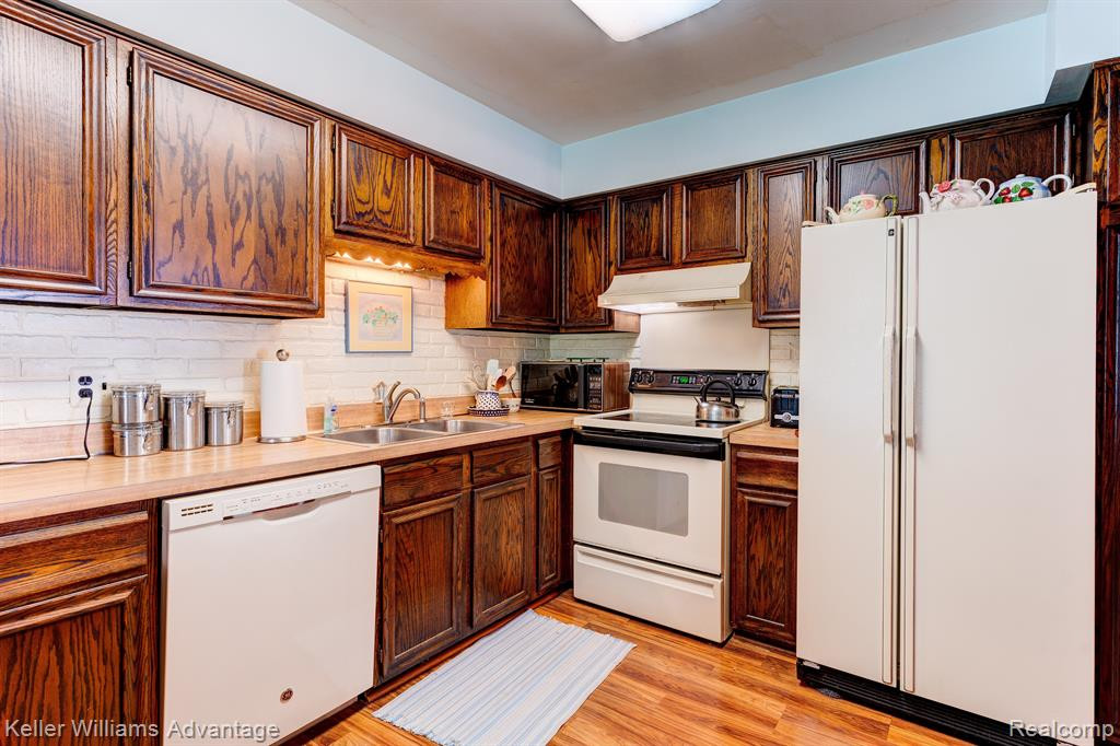 41760 BROQUET Drive, Northville, MI 48167 — Photo 11