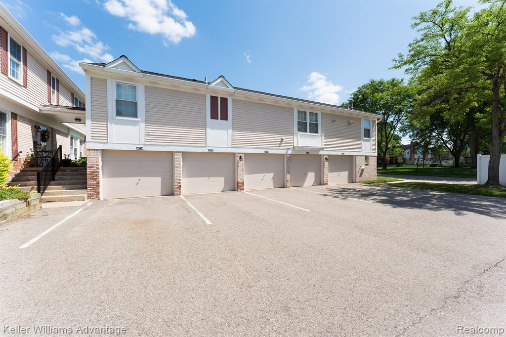 41760 BROQUET Drive, Northville, MI 48167 — Photo 34