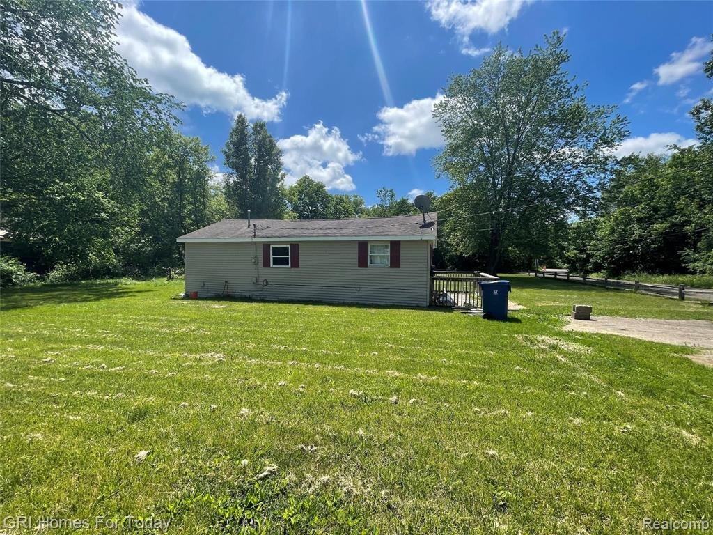 9755 Portage Trail, White Lake, MI — Photo 7