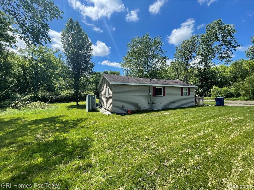 9755 Portage Trail, White Lake, MI — Photo 8
