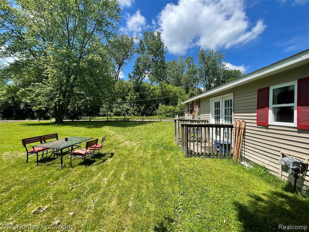 9755 Portage Trail, White Lake, MI — Photo 11