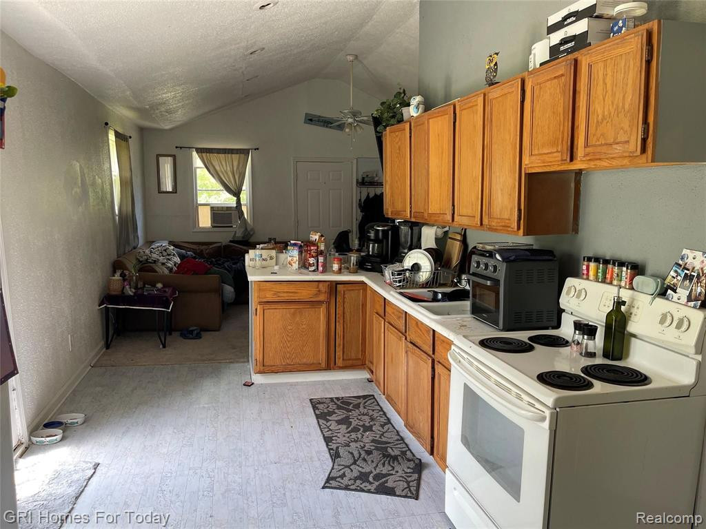 9755 Portage Trail, White Lake, MI — Photo 19