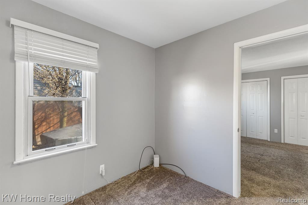 9321 BIDDLE Street, Romulus, MI 48174 — Photo 10