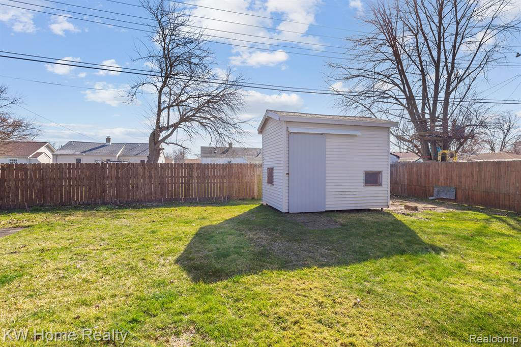 9321 BIDDLE Street, Romulus, MI 48174 — Photo 19