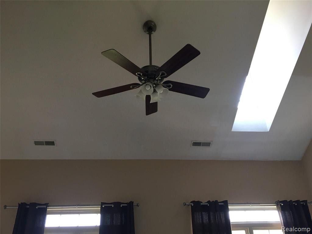 446 Old Pine Way, 151, Walled Lake, MI 48390 — Photo 17