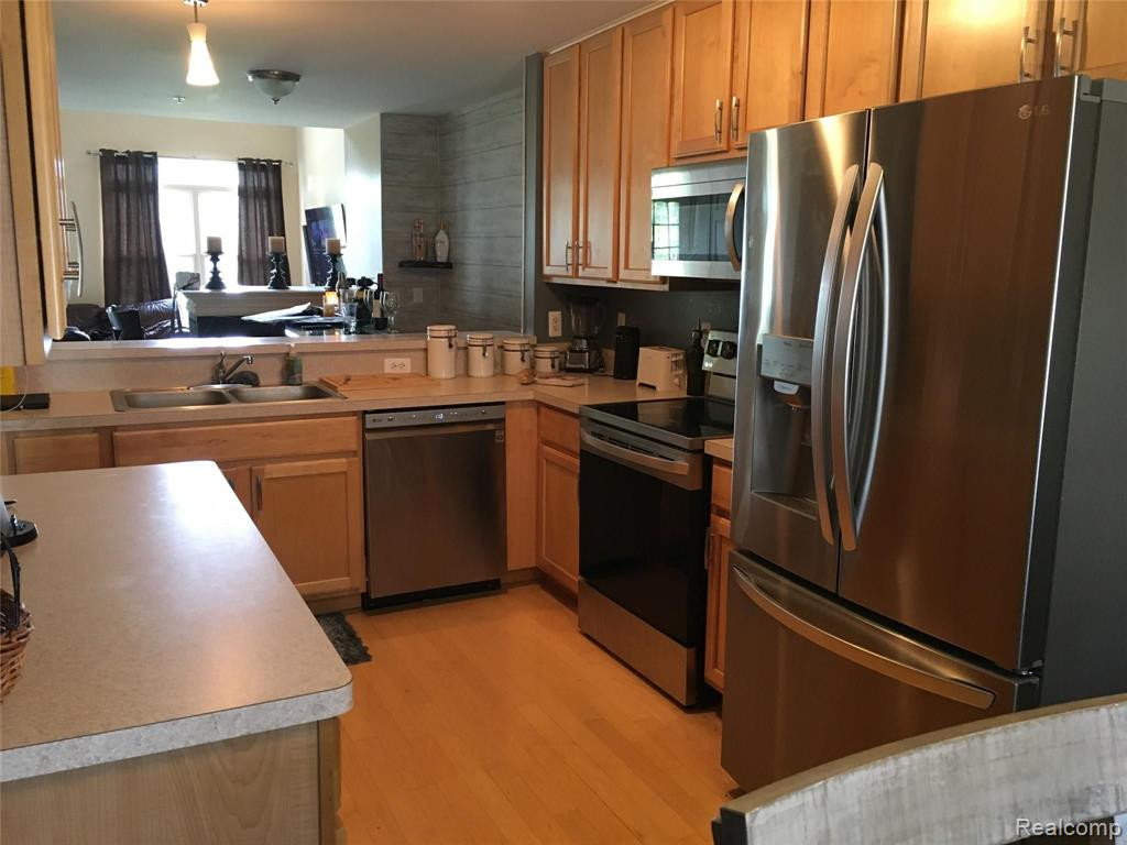 446 Old Pine Way, 151, Walled Lake, MI 48390 — Photo 19