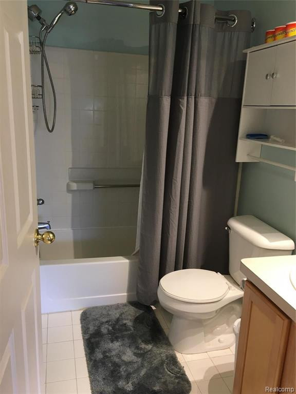 446 Old Pine Way, 151, Walled Lake, MI 48390 — Photo 27