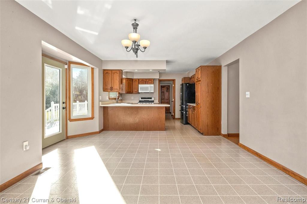 9845 York Woods Drive, Saline, MI 48176 — Photo 19