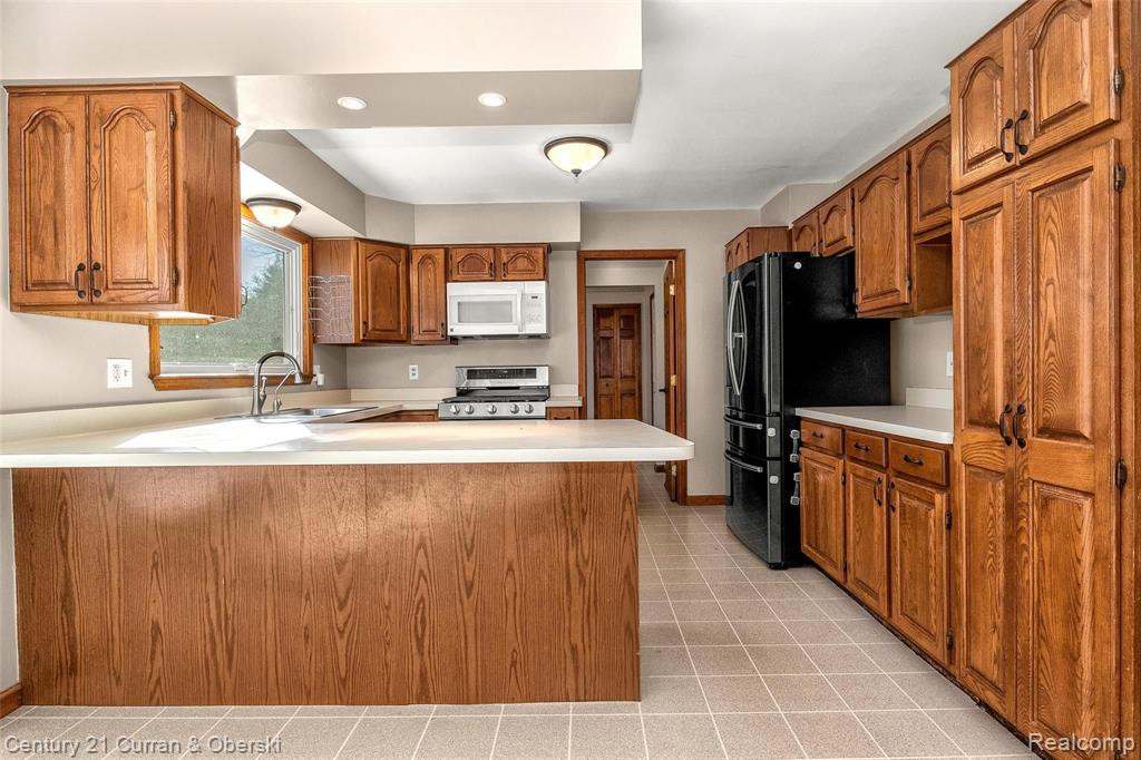 9845 York Woods Drive, Saline, MI 48176 — Photo 21