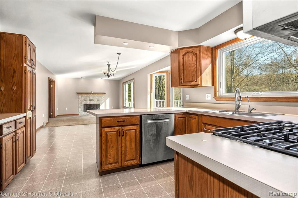 9845 York Woods Drive, Saline, MI 48176 — Photo 22