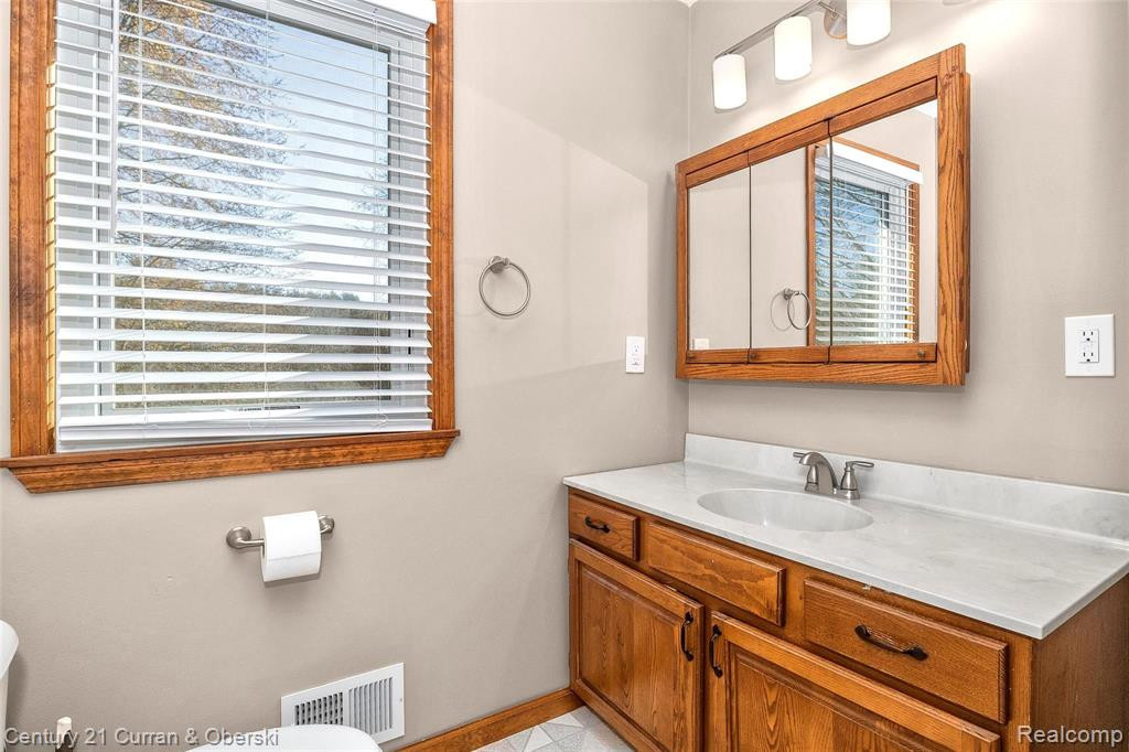9845 York Woods Drive, Saline, MI 48176 — Photo 33