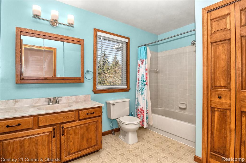 9845 York Woods Drive, Saline, MI 48176 — Photo 34