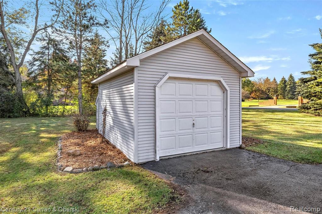 9845 York Woods Drive, Saline, MI 48176 — Photo 42