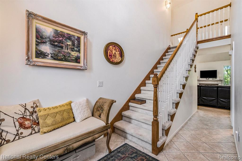 6143 NATURES Cove, Grand Blanc, MI 48439 — Photo 5