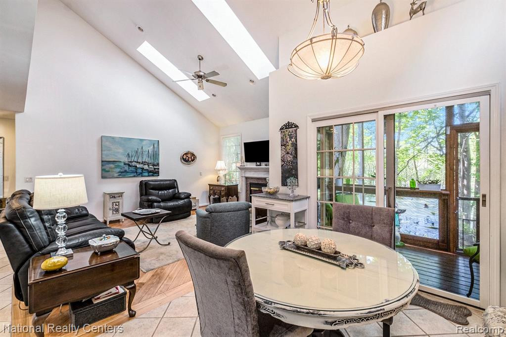 6143 NATURES Cove, Grand Blanc, MI 48439 — Photo 9
