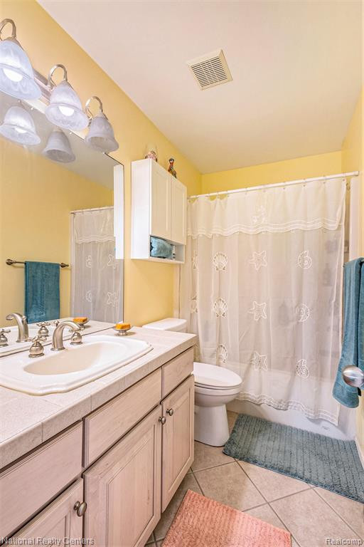6143 NATURES Cove, Grand Blanc, MI 48439 — Photo 18
