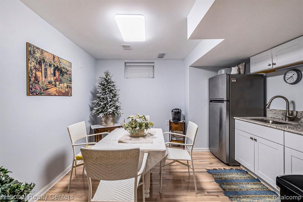 6143 NATURES Cove, Grand Blanc, MI 48439 — Photo 23