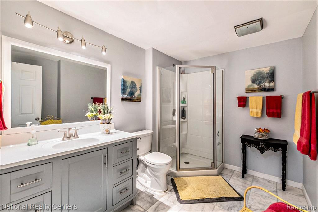 6143 NATURES Cove, Grand Blanc, MI 48439 — Photo 25