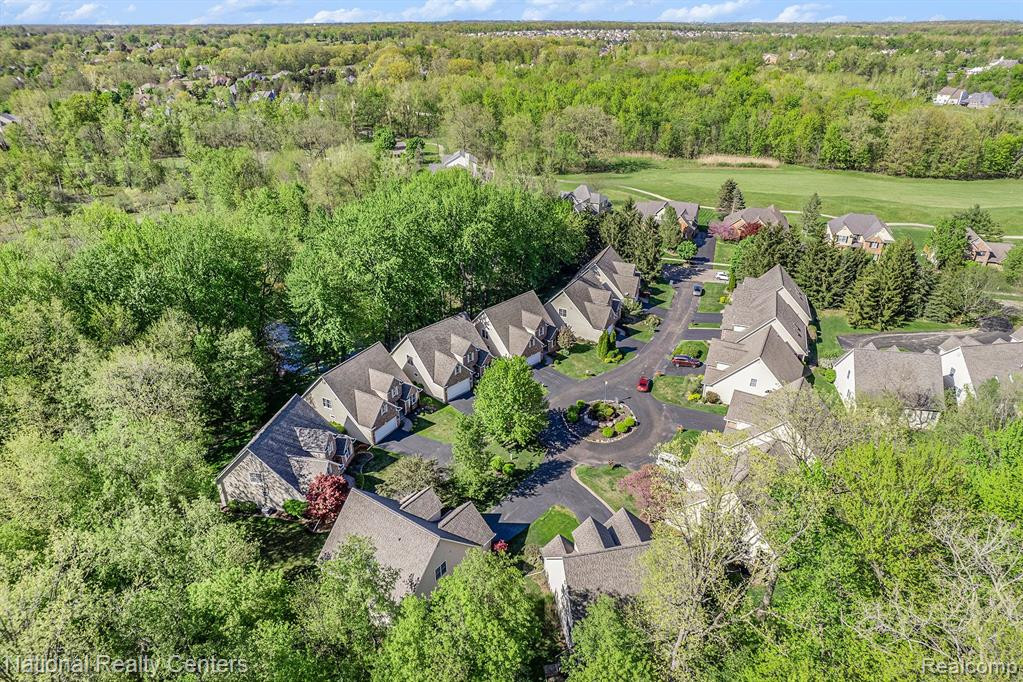 6143 NATURES Cove, Grand Blanc, MI 48439 — Photo 34
