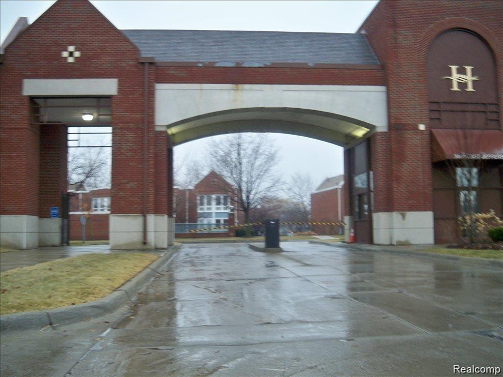 3320 SPINNAKER Lane, 5F, Detroit, MI 48207 — Photo 2
