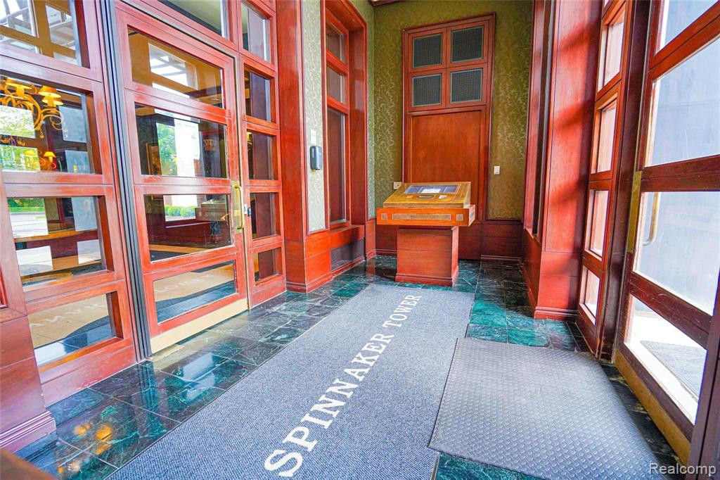 3320 SPINNAKER Lane, 5F, Detroit, MI 48207 — Photo 4