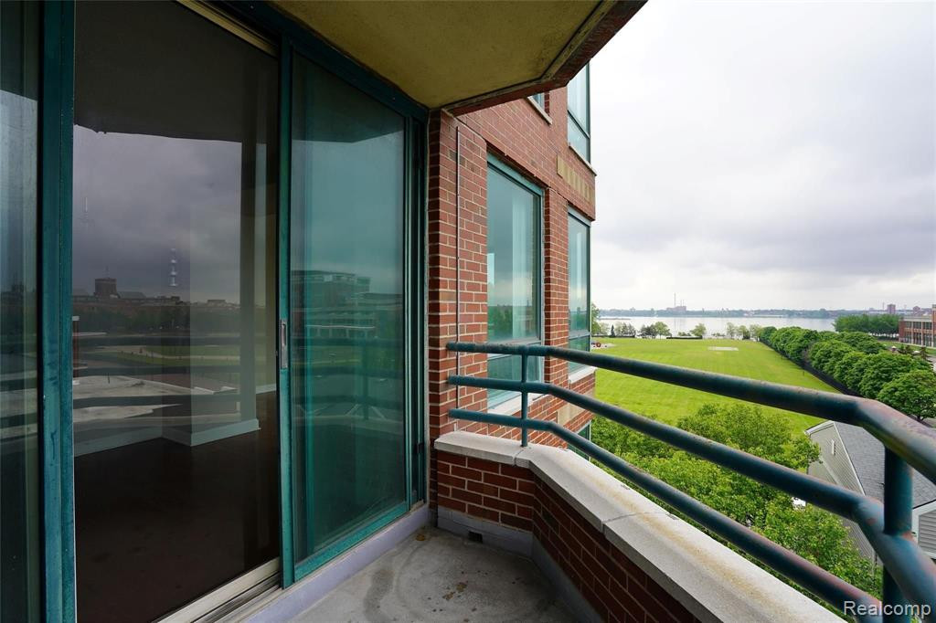 3320 SPINNAKER Lane, 5F, Detroit, MI 48207 — Photo 6
