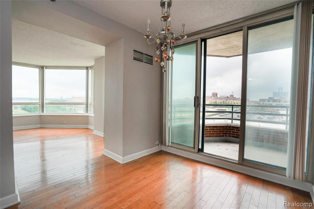 3320 SPINNAKER Lane, 5F, Detroit, MI 48207 — Photo 9
