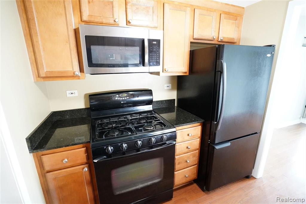 3320 SPINNAKER Lane, 5F, Detroit, MI 48207 — Photo 12