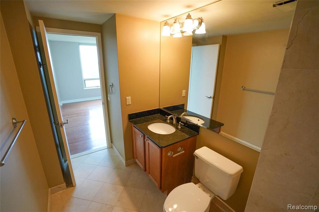 3320 SPINNAKER Lane, 5F, Detroit, MI 48207 — Photo 23