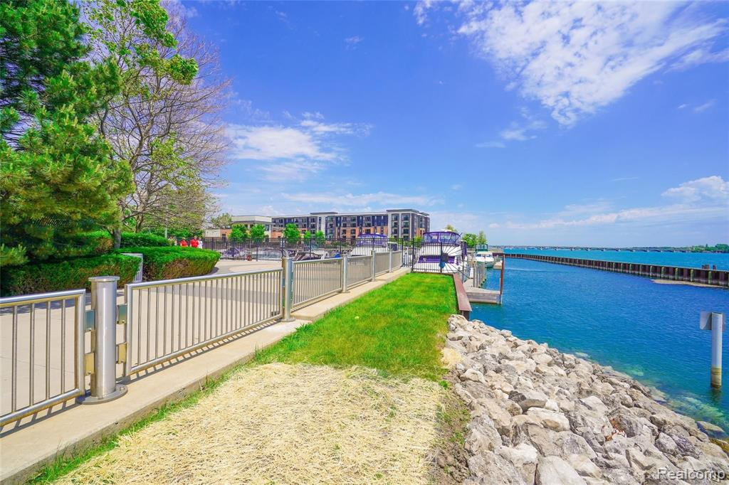 3320 SPINNAKER Lane, 5F, Detroit, MI 48207 — Photo 27