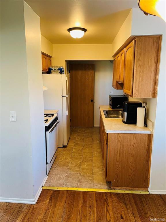9746 CORNELL Street, Taylor, MI 48180 — Photo 5