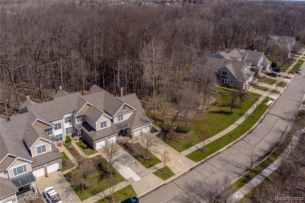 49698 Timber Trail, Novi, MI — Photo 2