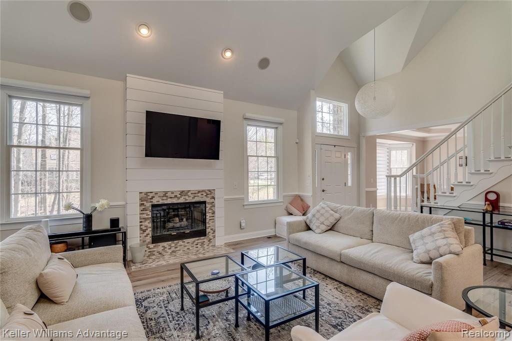 49698 Timber Trail, Novi, MI — Photo 11