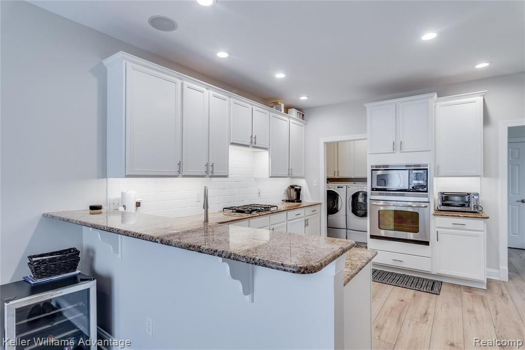 49698 Timber Trail, Novi, MI — Photo 18